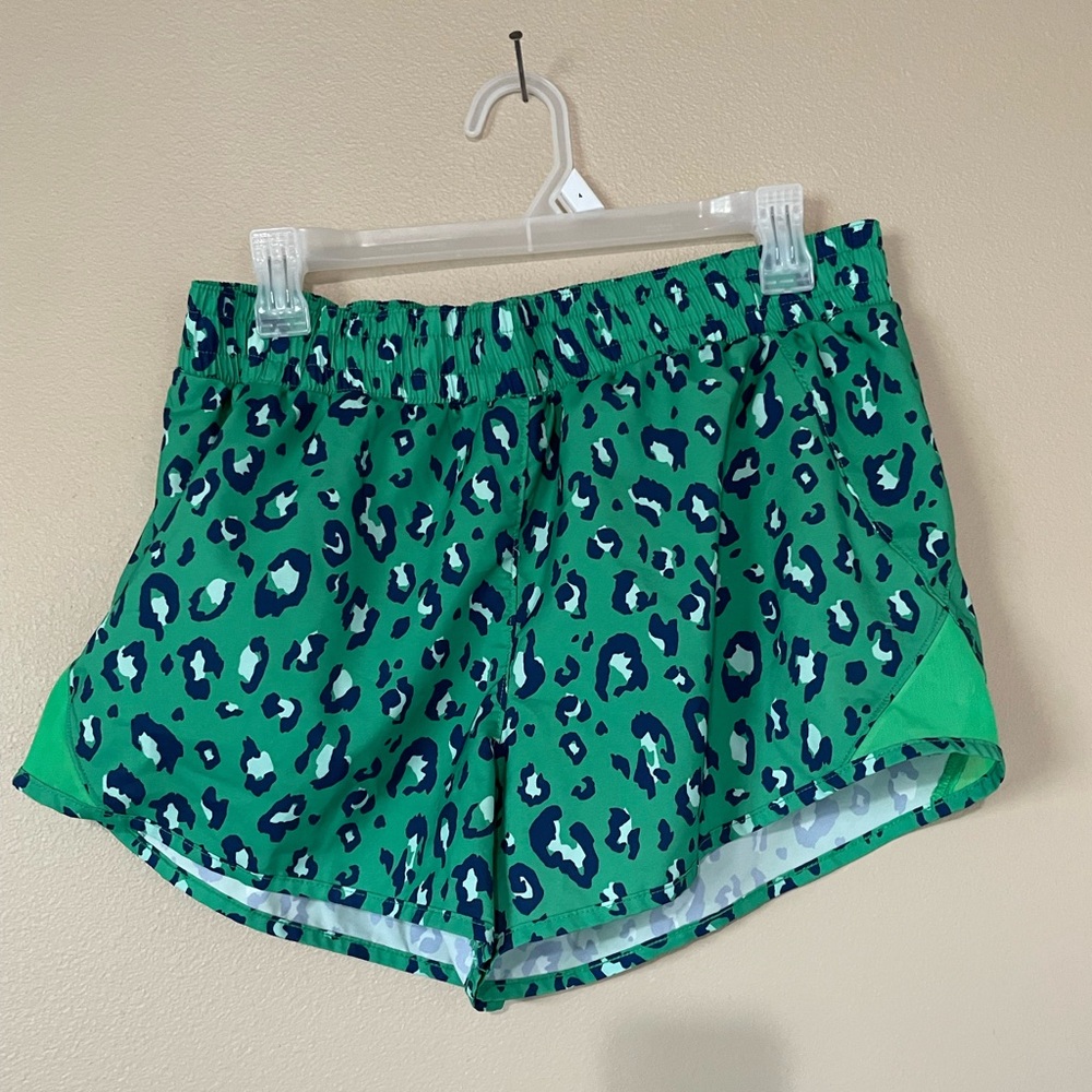 All in Motion Women’s Woven Mid-Rise Run Shorts 3” Green Leopard Print Medium